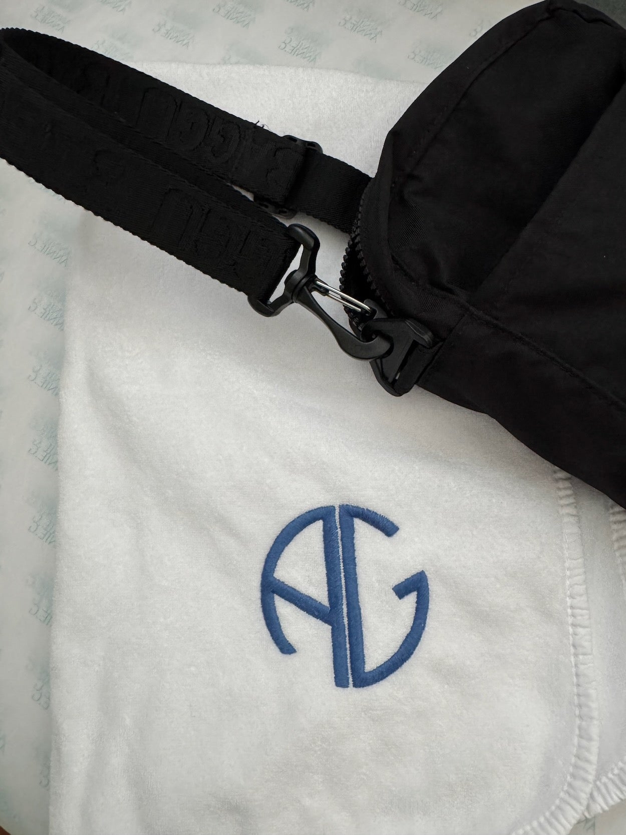 AG-Cool-Sports_towel-white-and-black-baggu-sports-bag