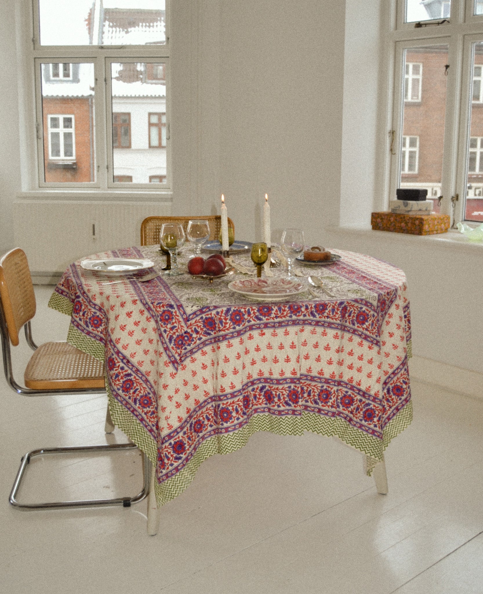 Noor Tablecloth in Purple Flower