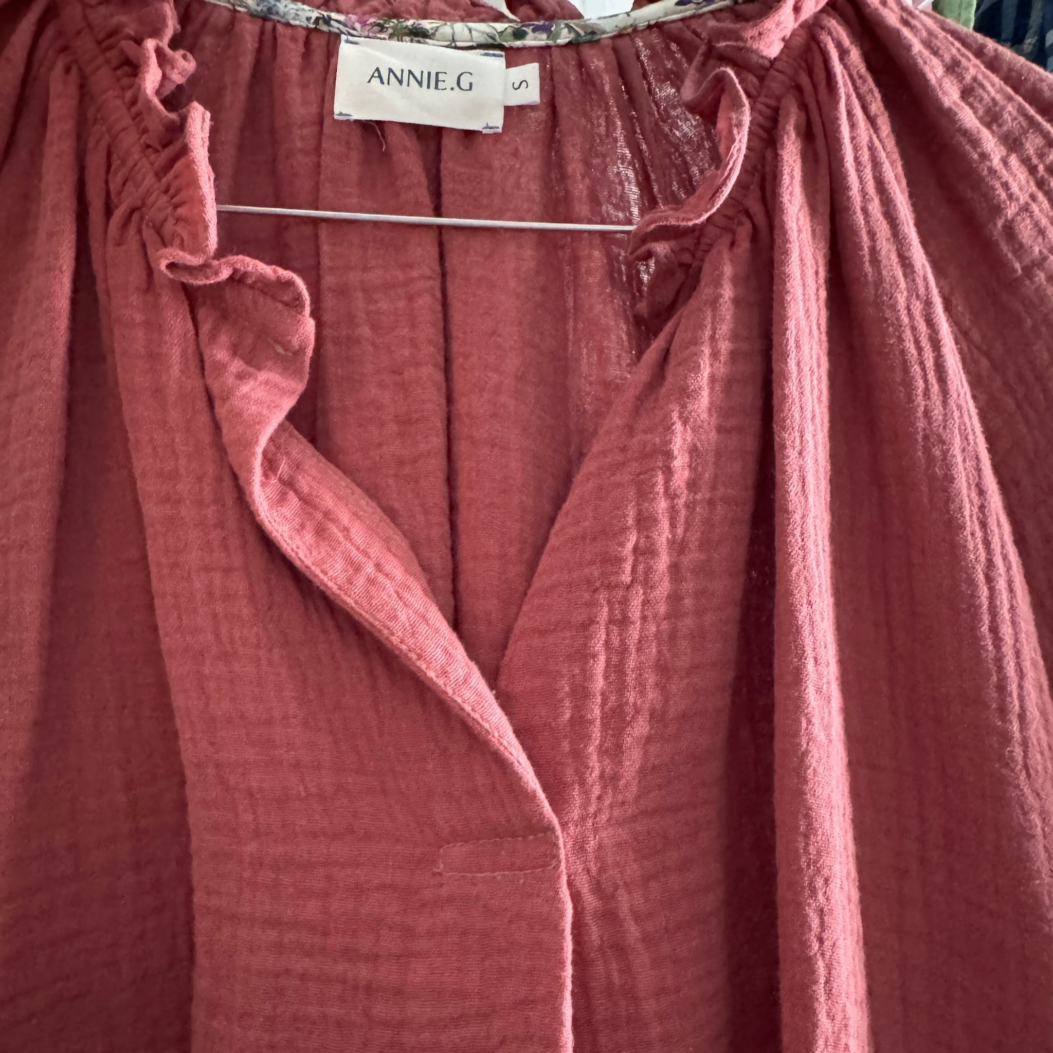 Maroon cotton gauze shirt with v-neckline on hanger - ANNIE.G