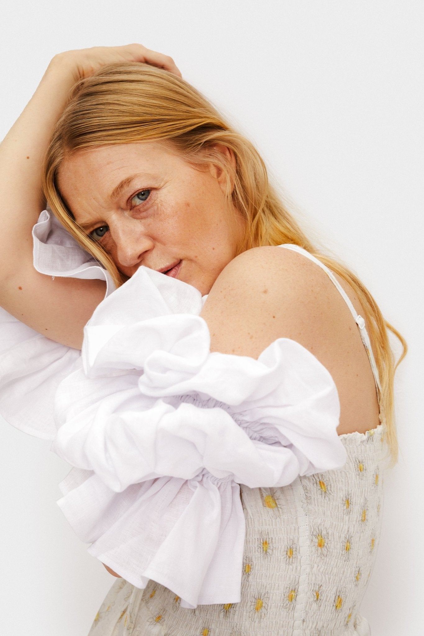 Arle Ruffled Linen Maxi Dress in Daisies - ANNIE.G