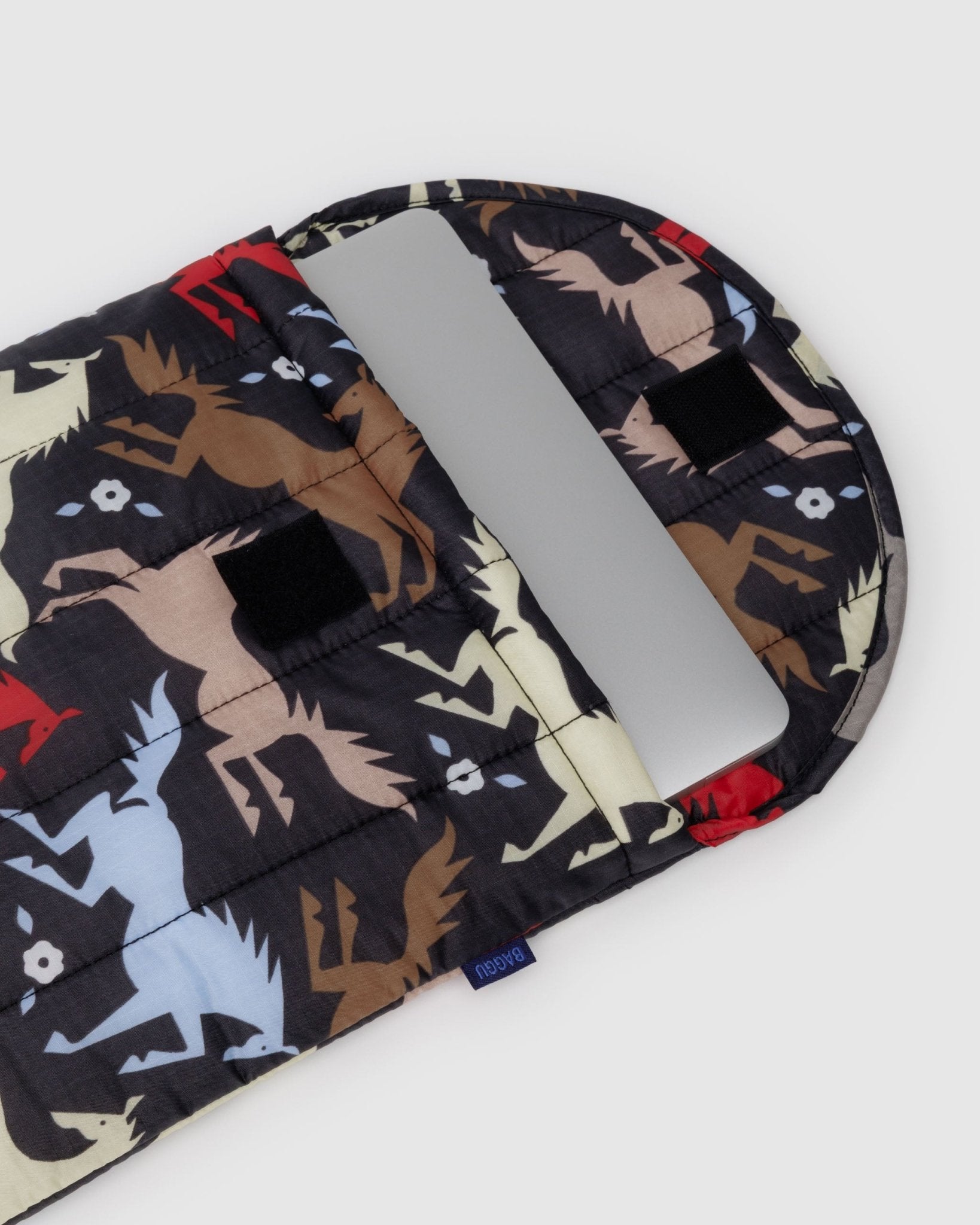Baggu Puffy Laptop Sleeve 13"/14"Horse Cutouts11