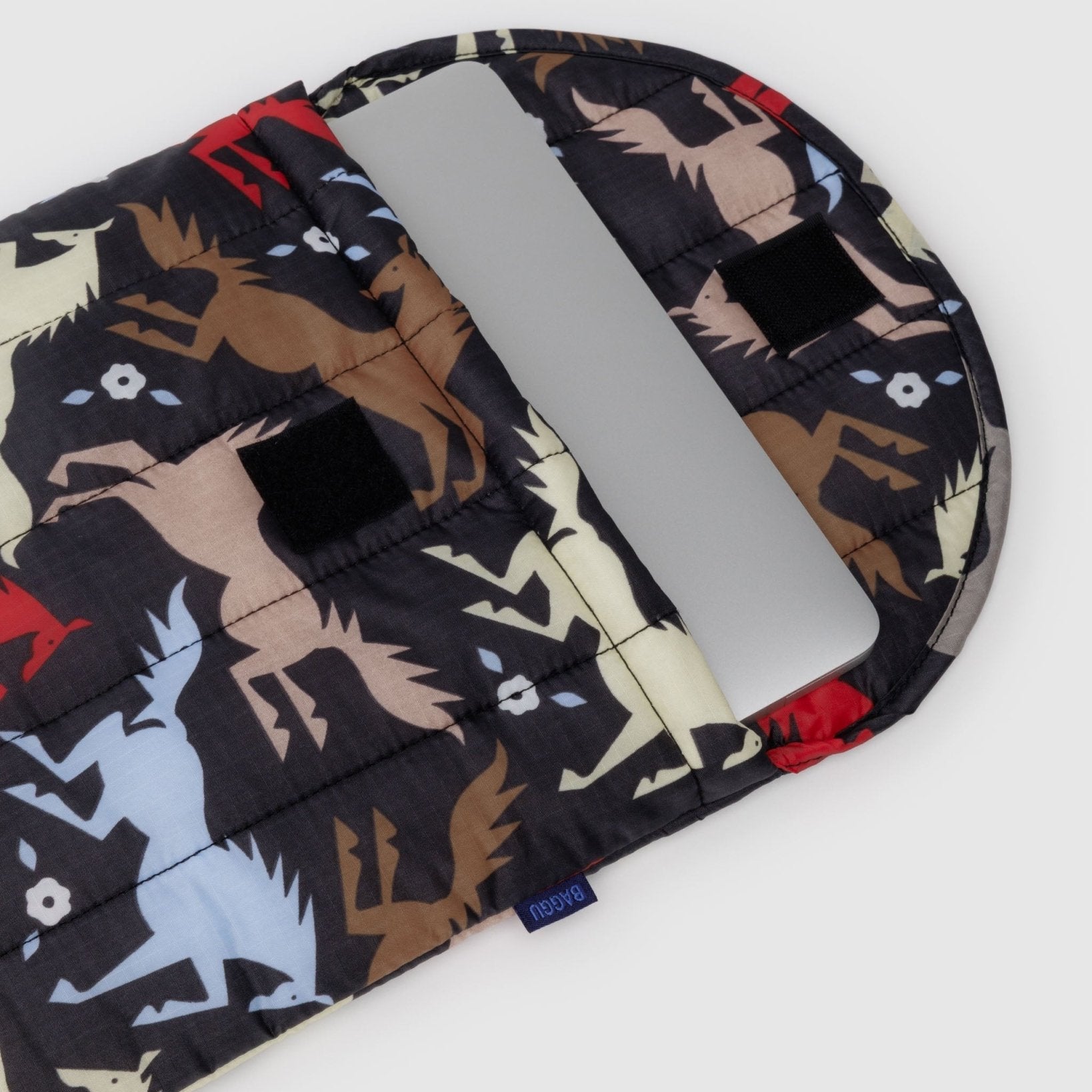 Baggu Puffy Laptop Sleeve 13"/14"Horse Cutouts11