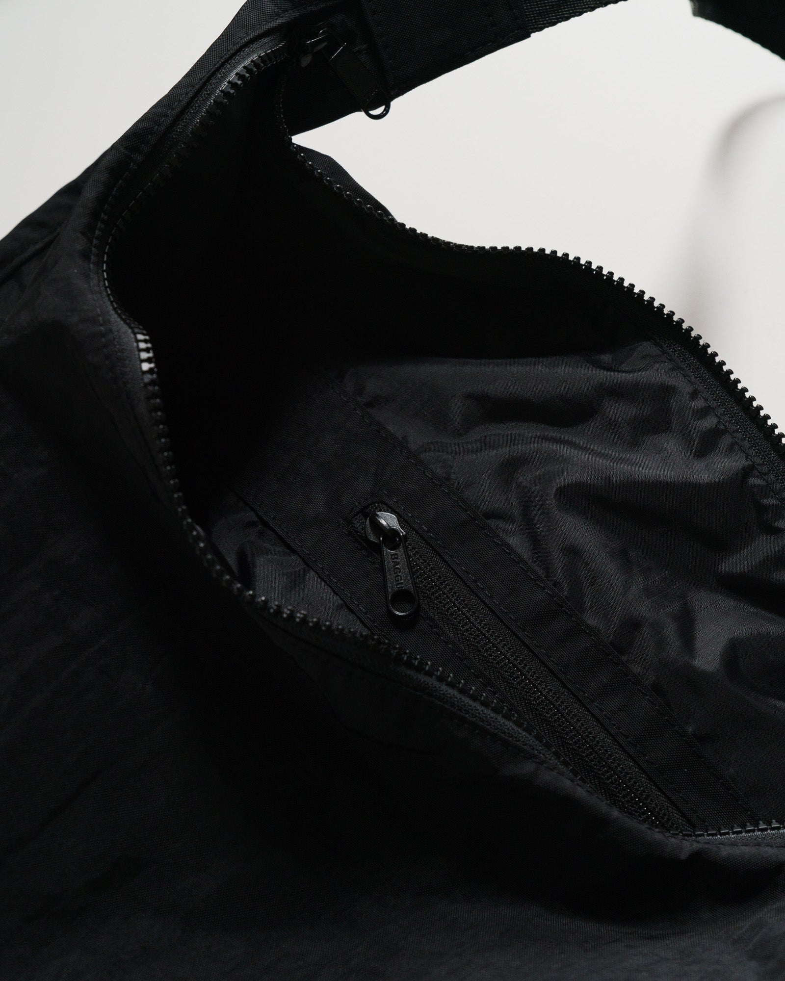 Baggu Large Nylon Crescent Bag - ANNIE.G