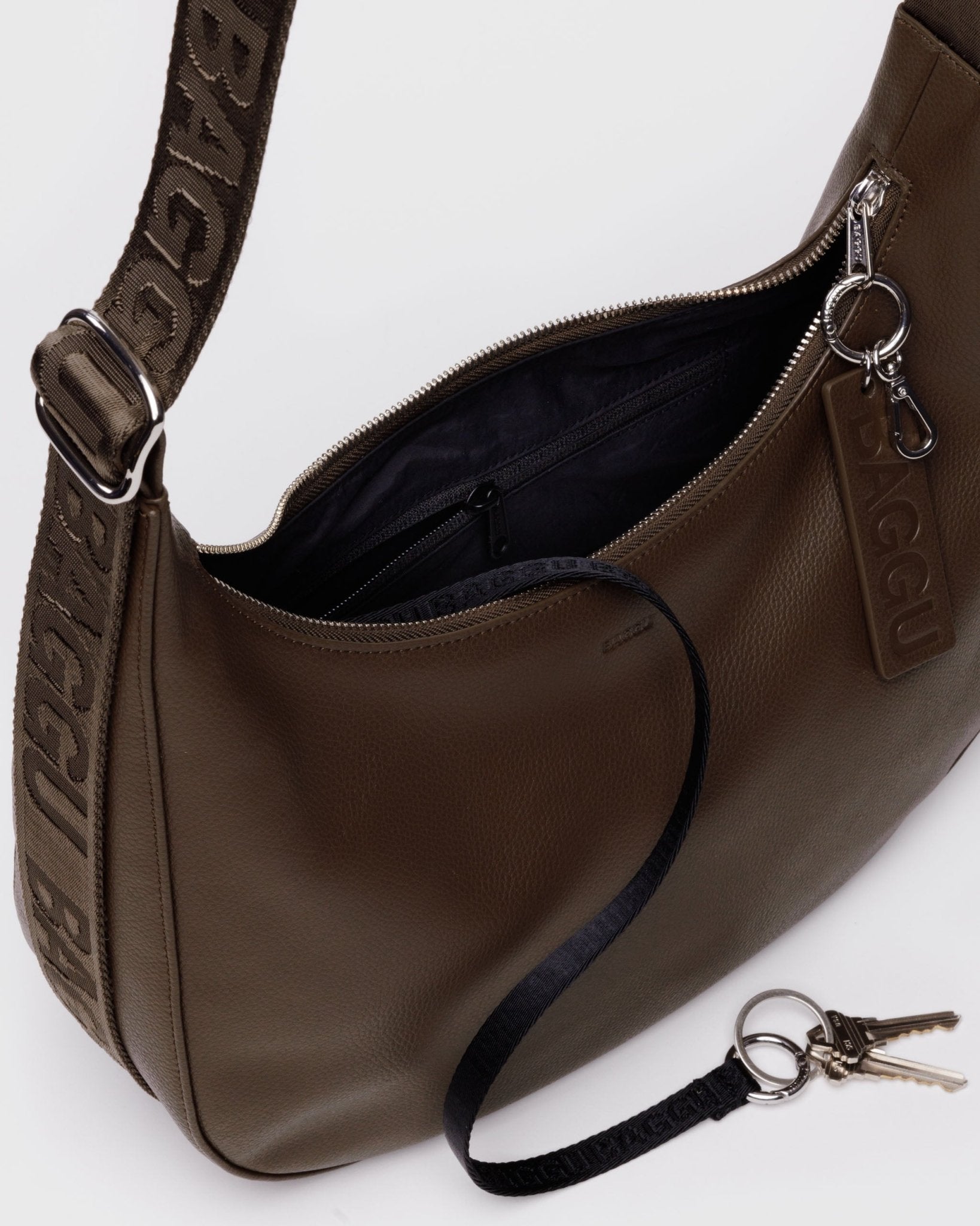 Baggu Medium Recycled Leather Crescent Bag - ANNIE.G