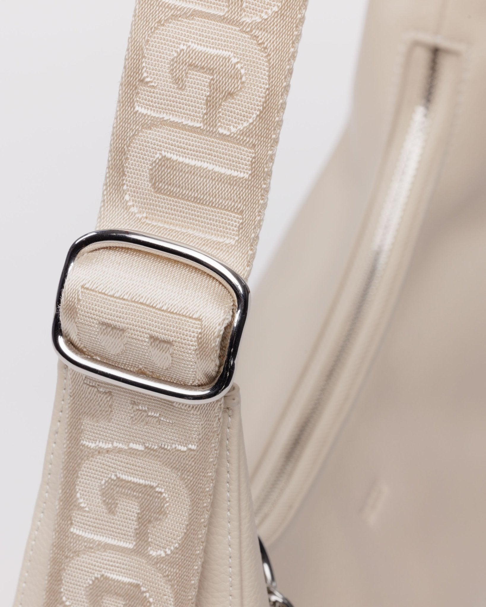 Baggu Medium Recycled Leather Crescent Bag - ANNIE.G