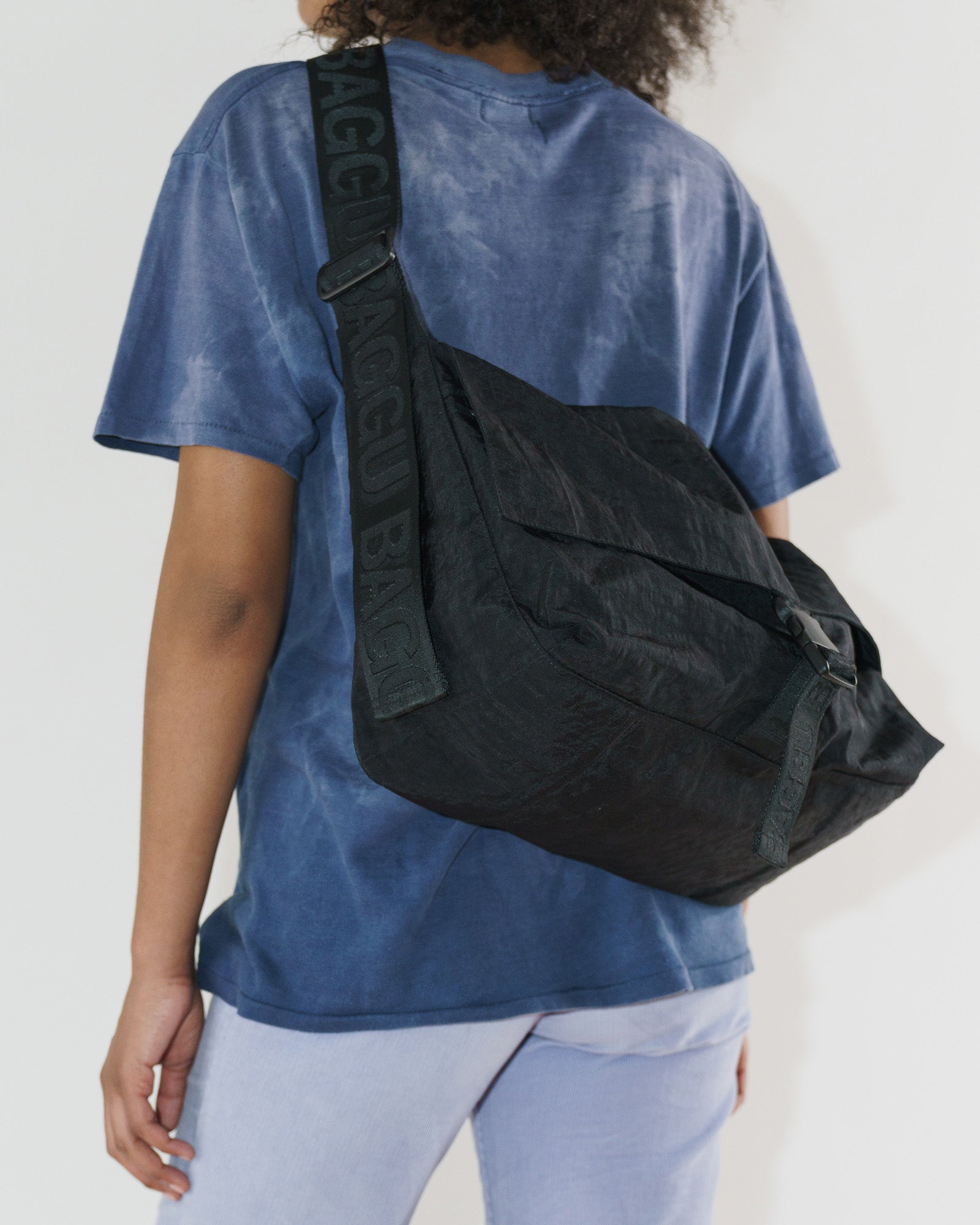 Baggu Nylon Messenger Bag - ANNIE.G