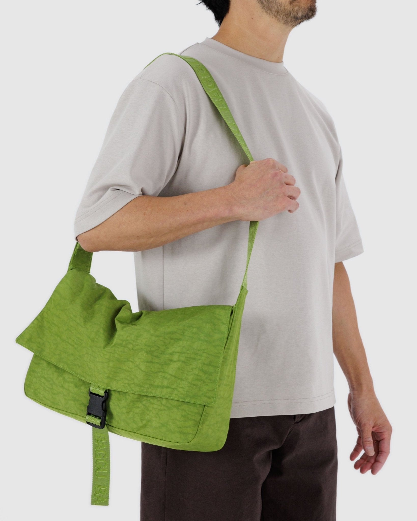 Baggu Nylon Messenger Bag - ANNIE.G