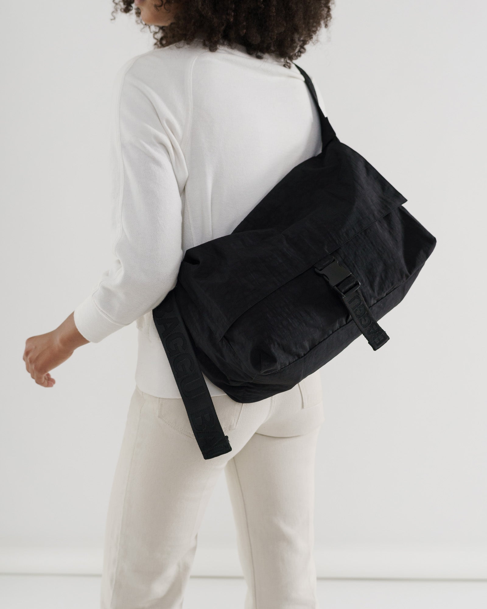 Baggu Nylon Messenger Bag - ANNIE.G