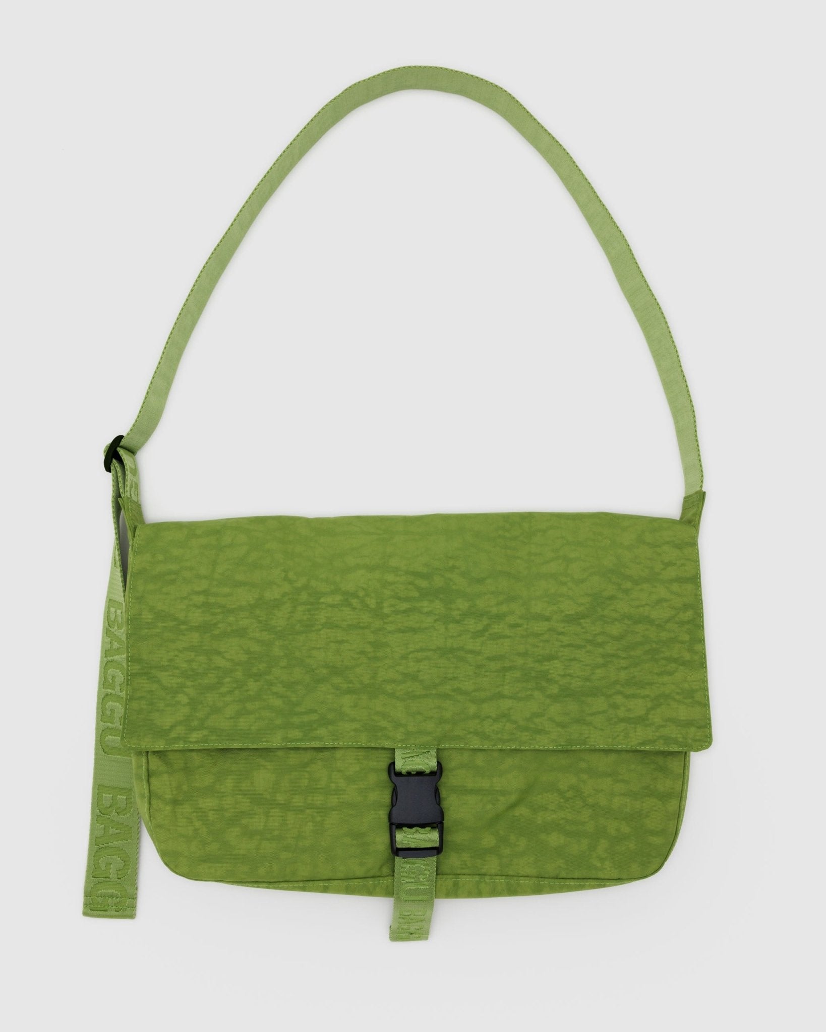 Baggu Nylon Messenger Bag - ANNIE.G