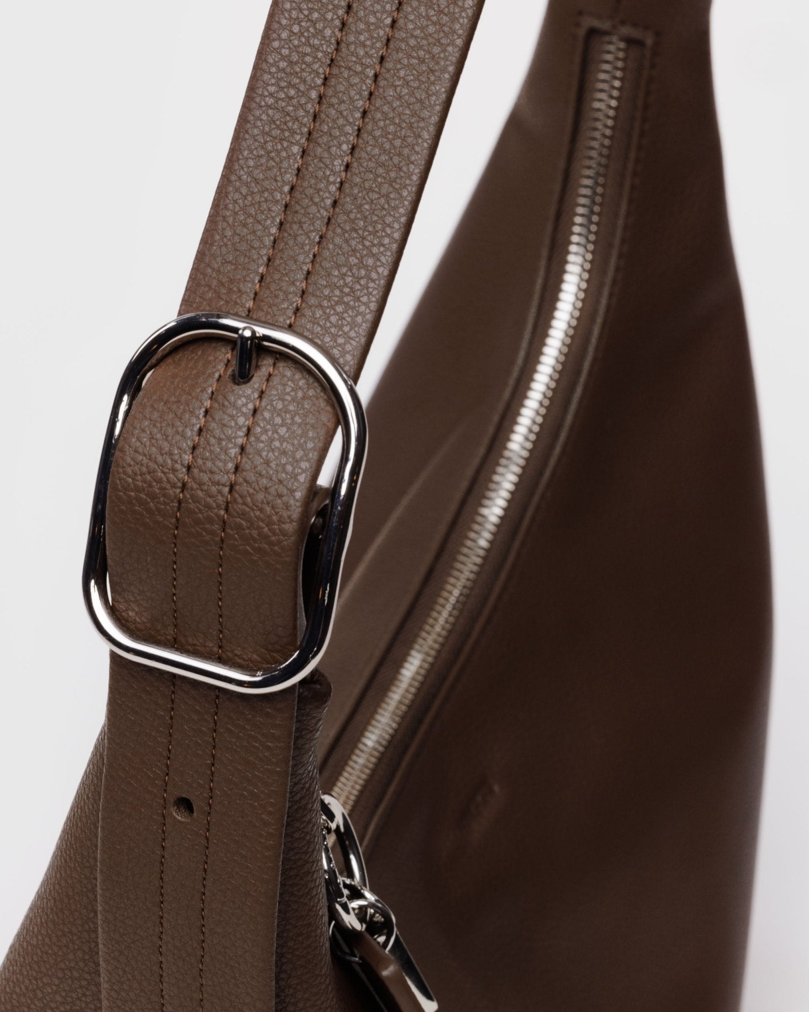 Baggu Recycled Leather Shoulder Bag - ANNIE.G