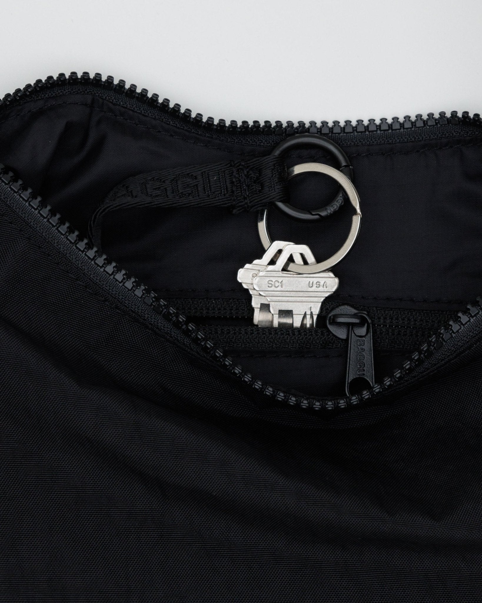 Baggu Small Nylon Crescent Bag - ANNIE.G