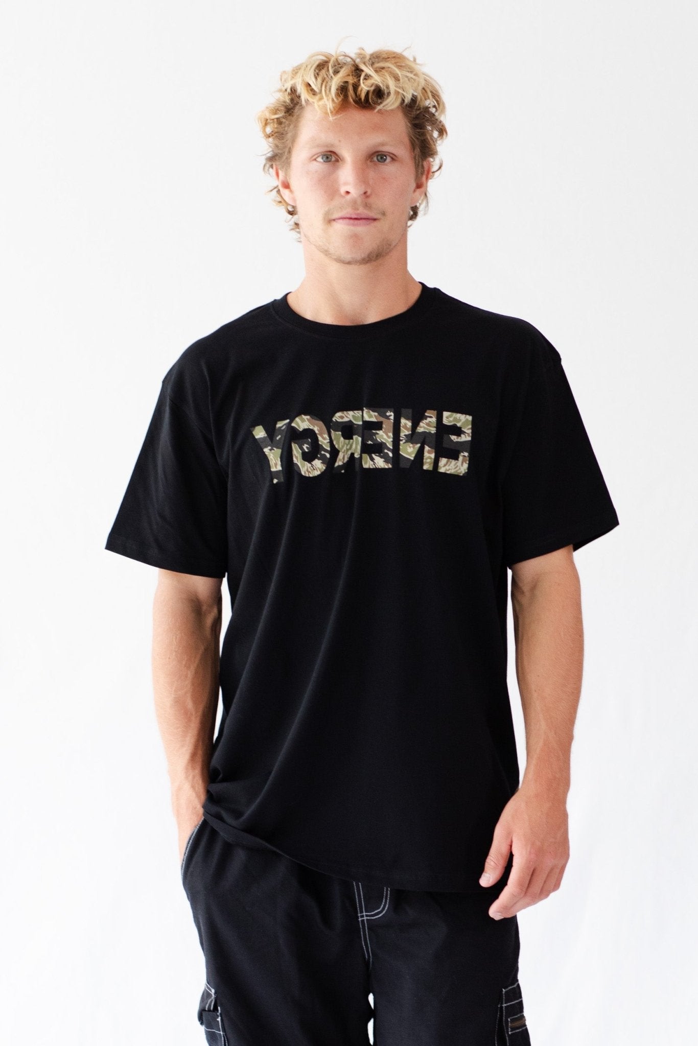 Camo Mens ENERGY T-Shirt in Black - ANNIE.G