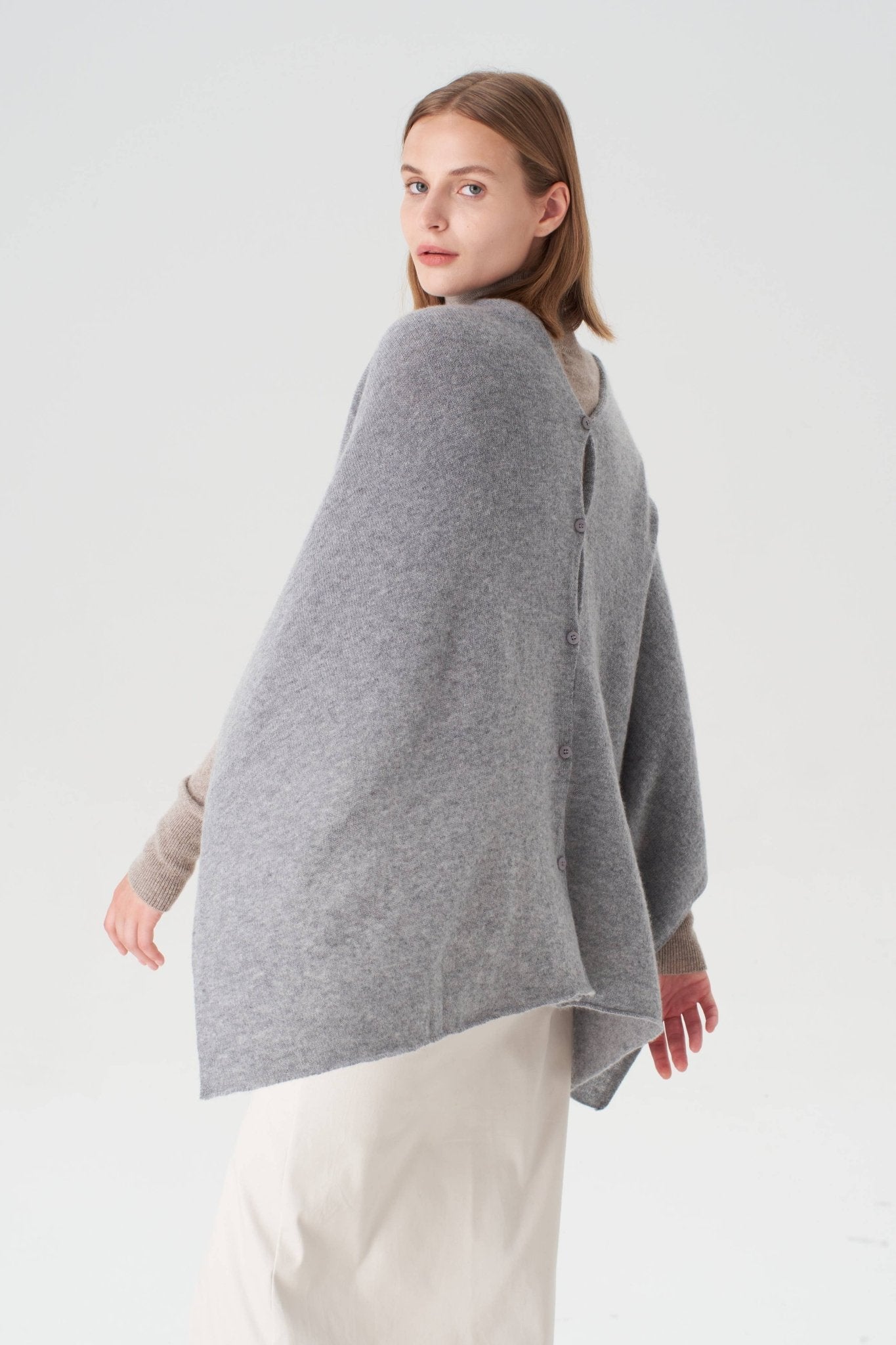 Cashmere Poncho in Grey - ANNIE.G