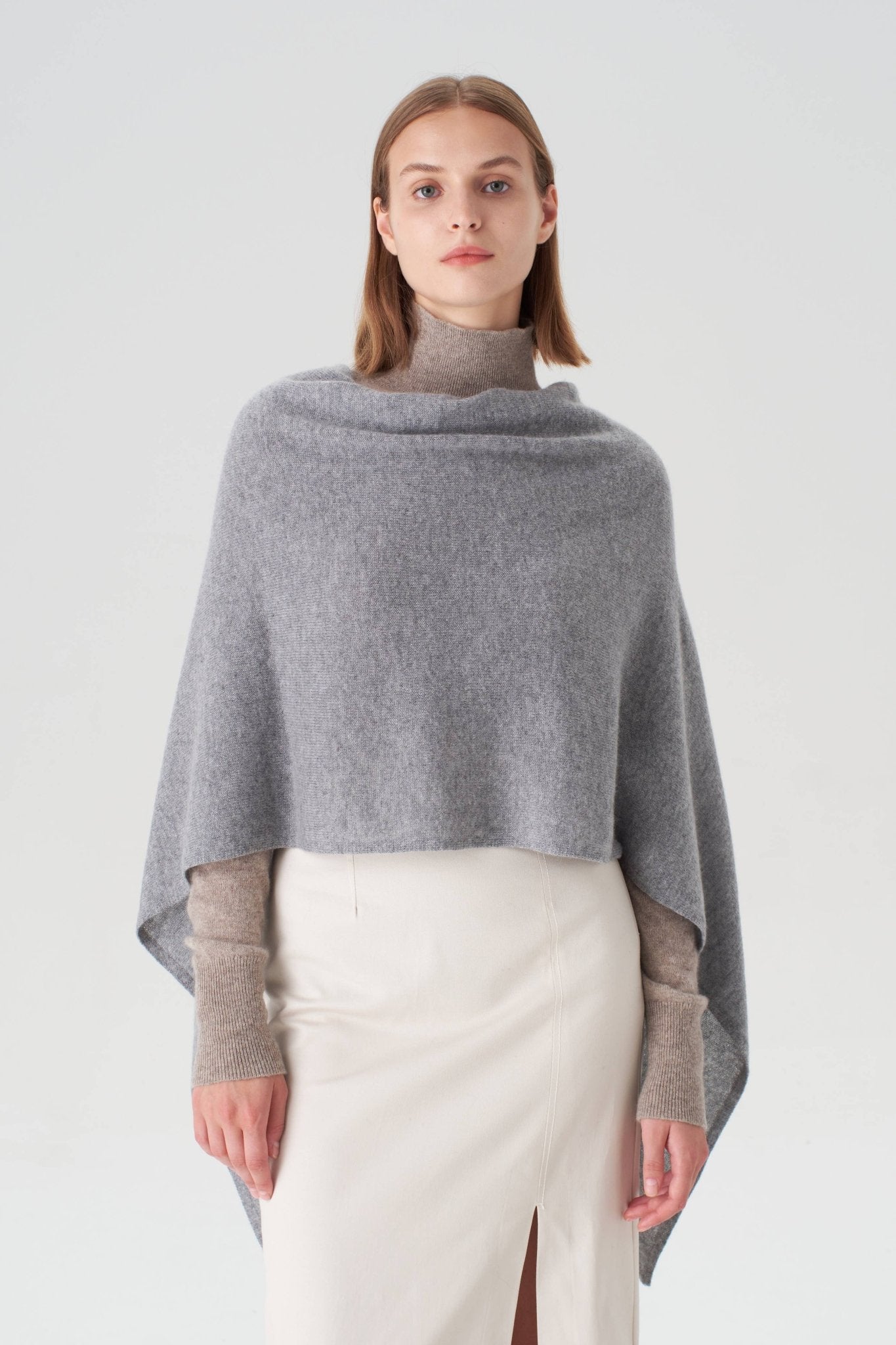 Cashmere Poncho in Grey - ANNIE.G