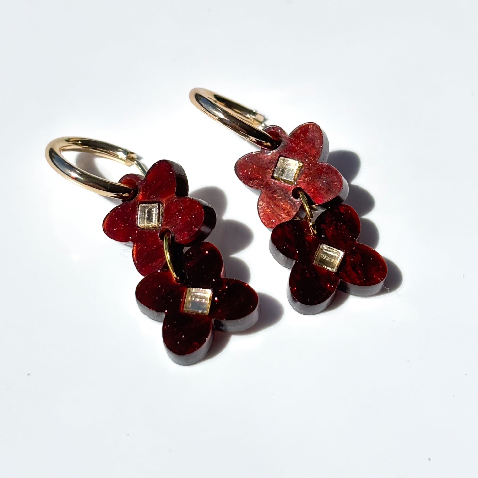 Chestnut Clover Huggies Earring - ANNIE.G