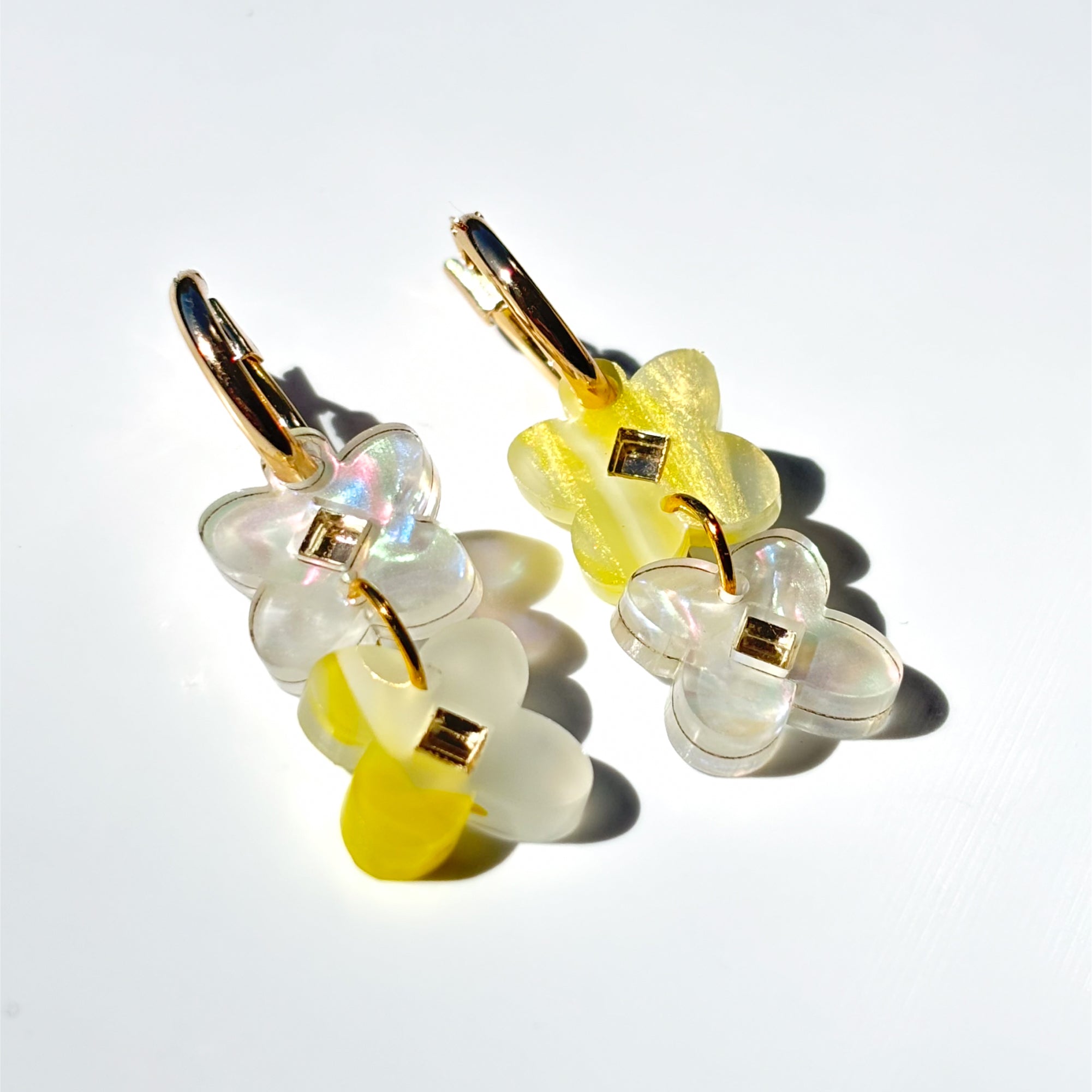 Clover Huggies Earring - ANNIE.G