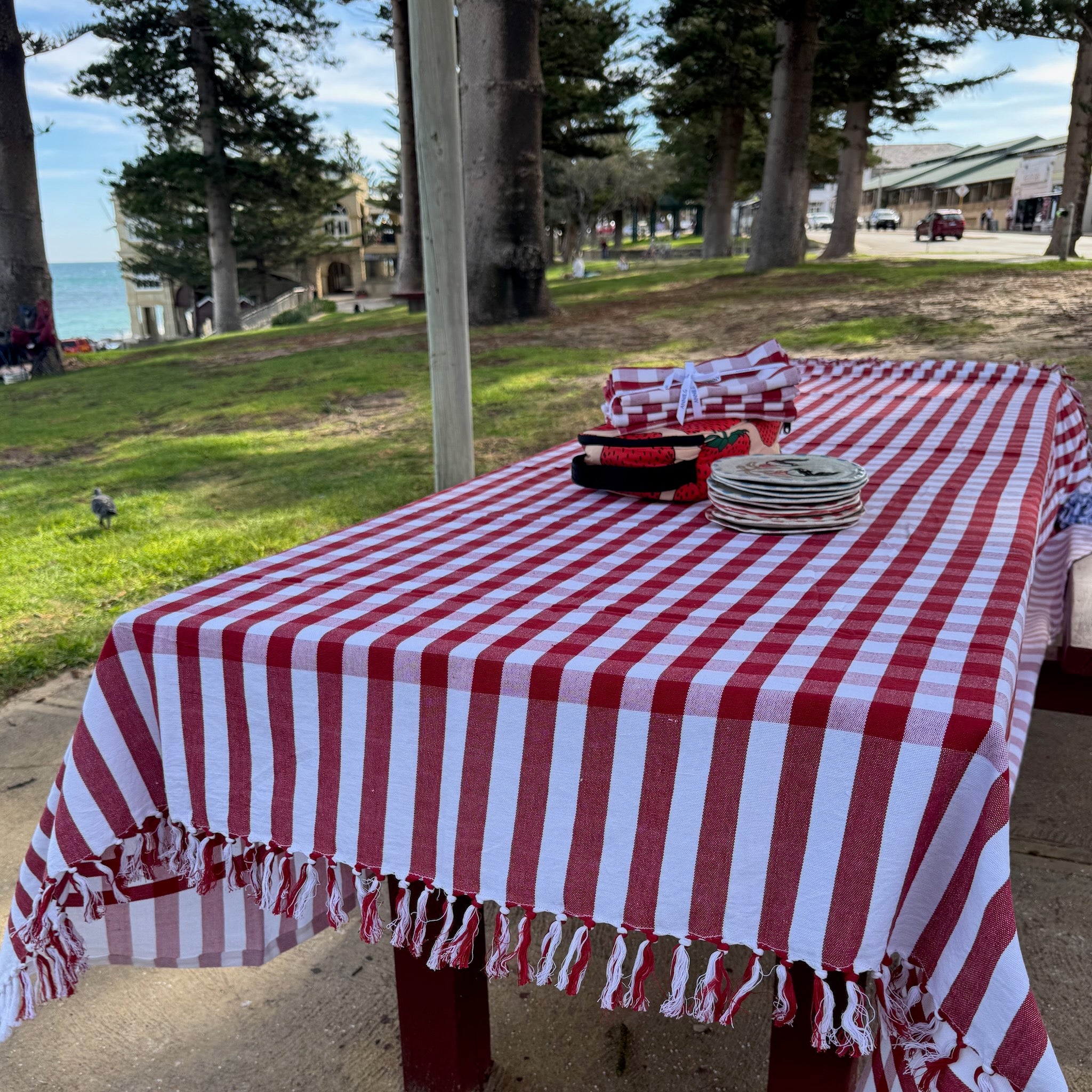 Tablecloth Coastline Check in Red - ANNIE.G