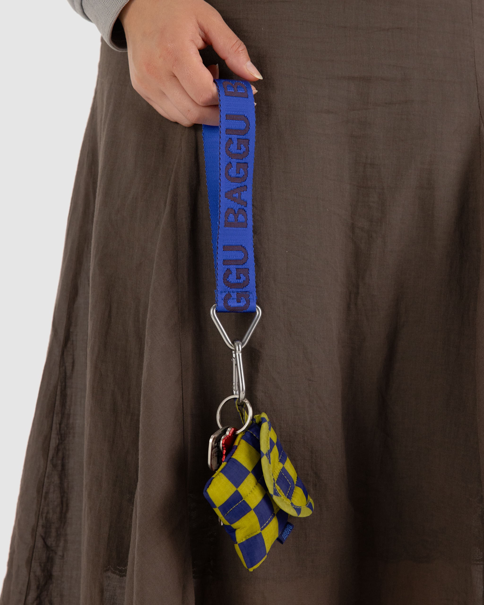 blue-keychain-with-puffy-earbuds-case