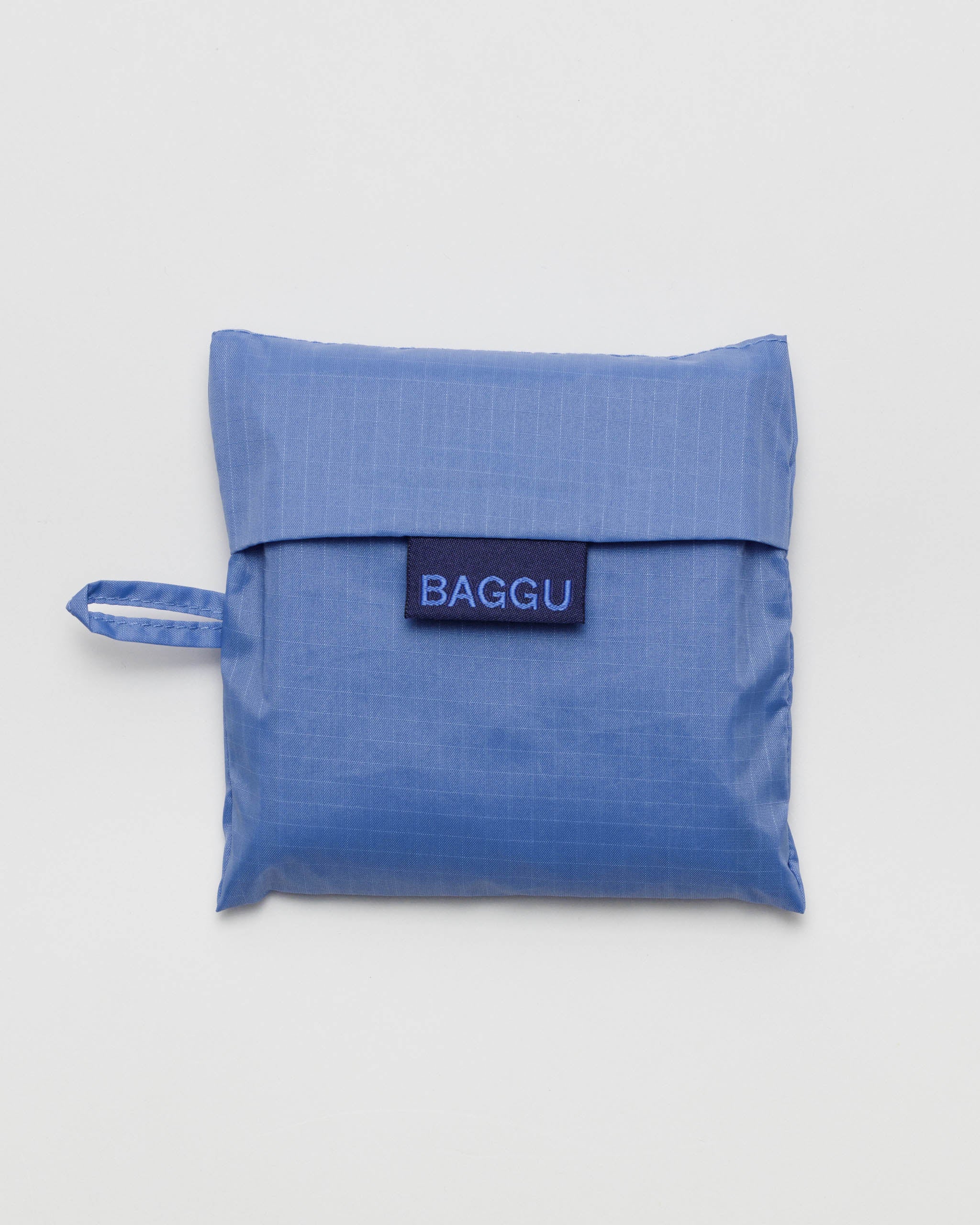 Baggu-standard-bag-in-pansy-blue-pouch