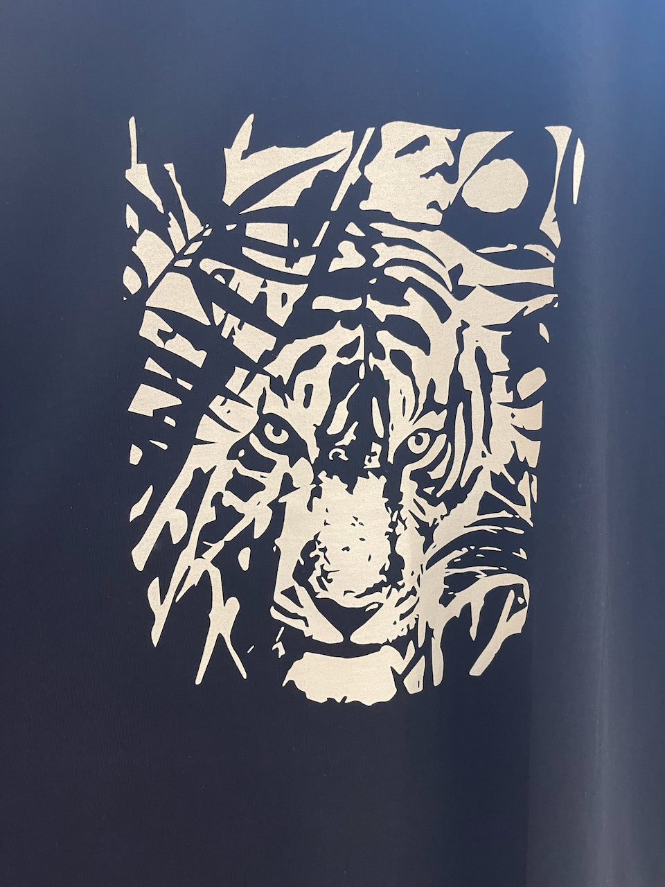 flat-lay-navy-t-shirt-cream-tiger-screenprint-front