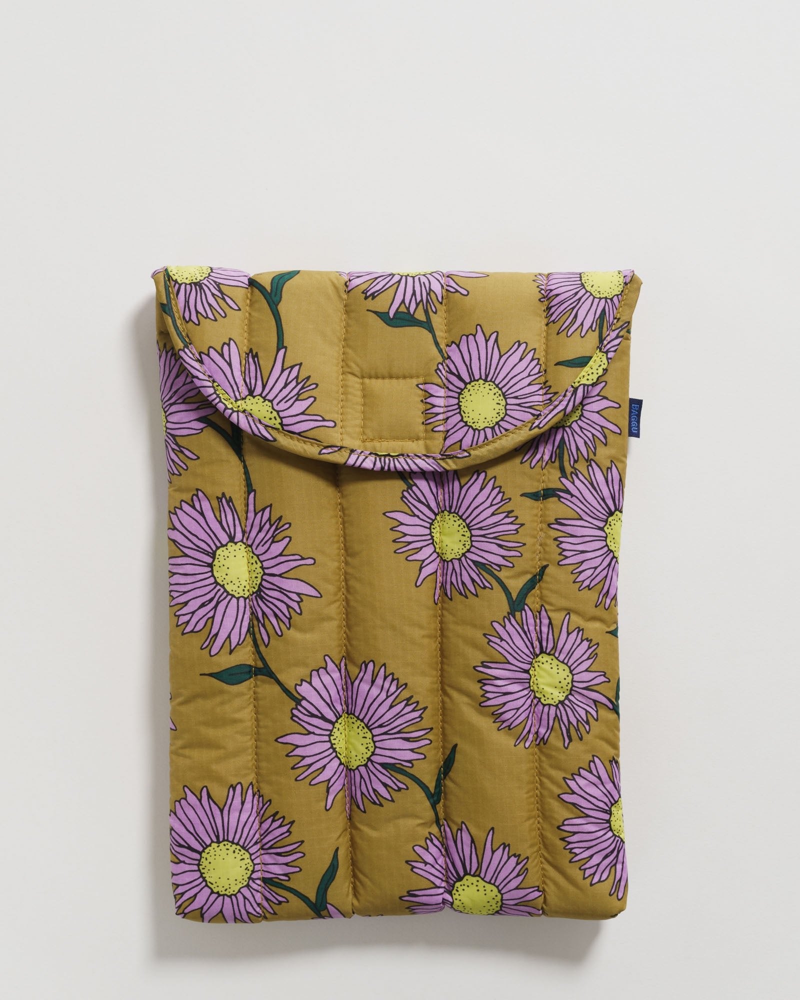 Pink daisy floral-pattern on brown background quilted laptop cover