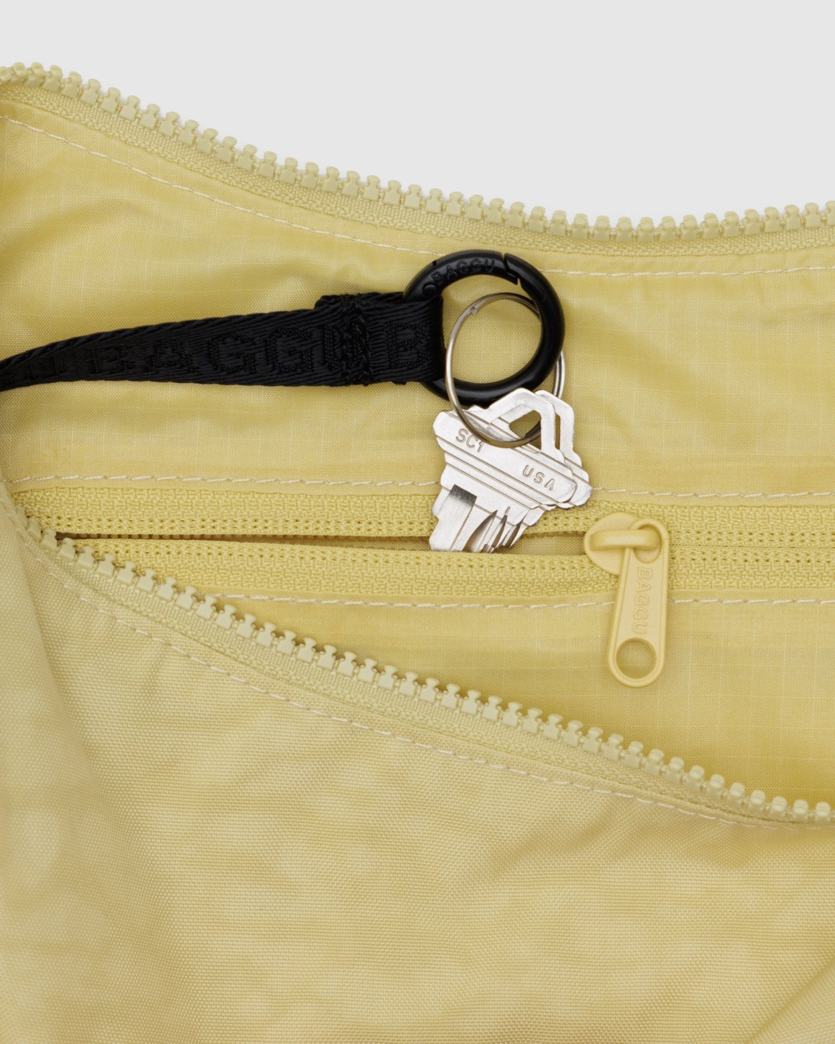 Baggu Medium Nylon Crescent Bag - ANNIE.G