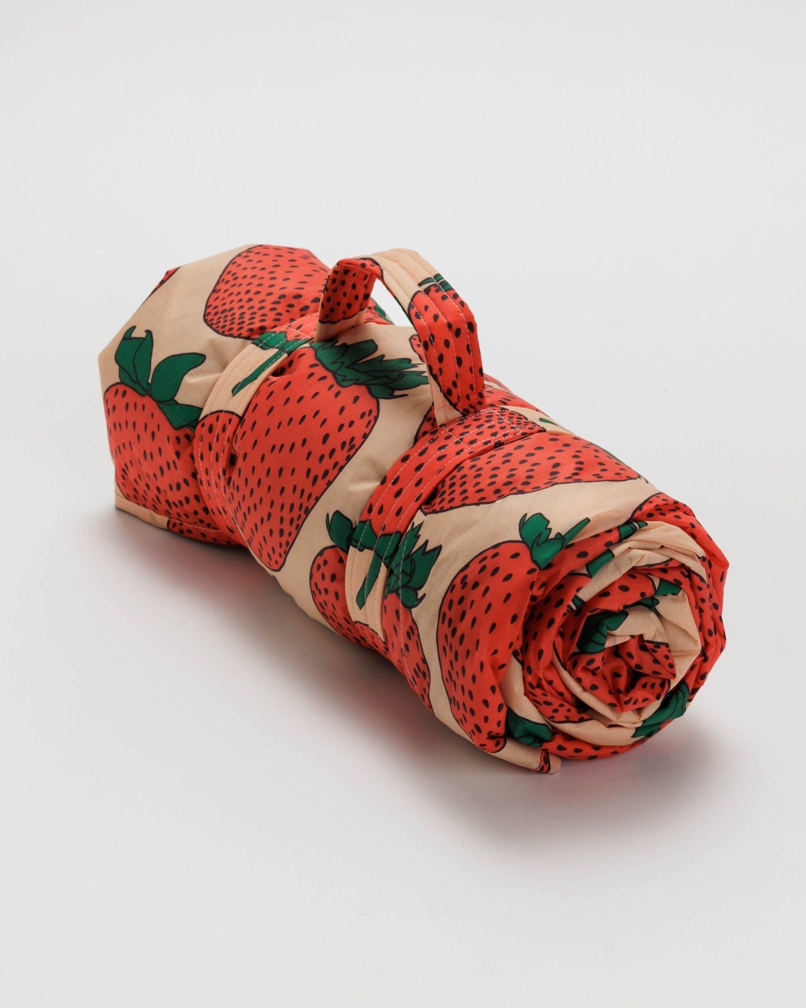Baggu Puffy Picnic Blanket in Strawberry - ANNIE.G
