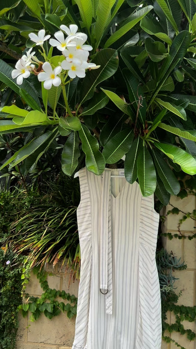 bridget-dress-hanging-in-tree-movie